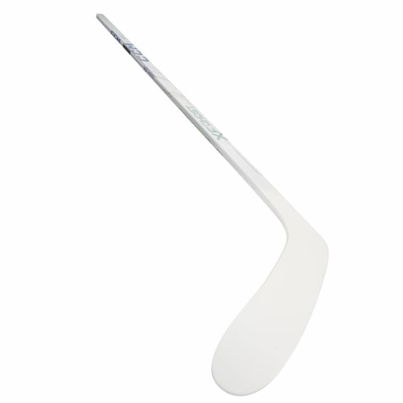 kxokkeinaia-kliushka-ccm-tacks-xf-ghost-jr-belaia